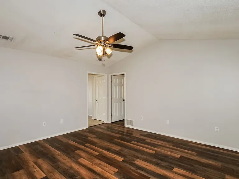 10326 Curtis Dr — Photo 4