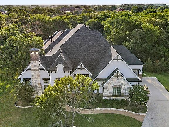 2nd image of 3913 High Trail Ct