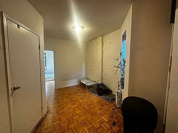 5th image of 418 E 73rd St #5RR