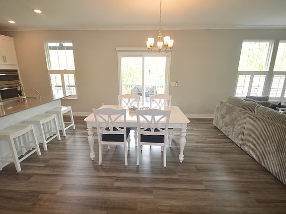 3rd image of 4204 Ferndale Ln