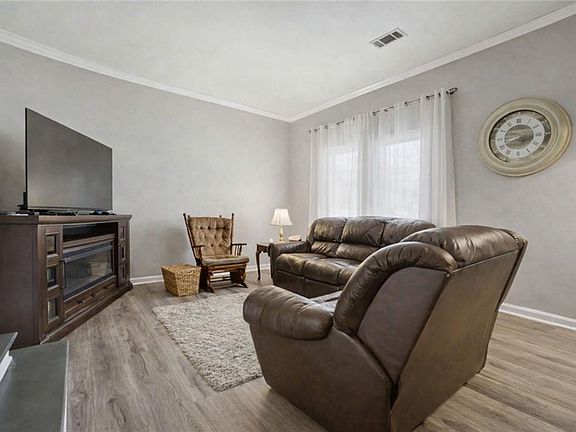 3rd image of 260 SW Manning Rd #10