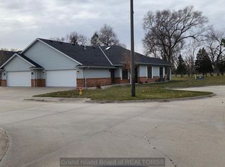 430 S Woodland Dr, Grand Island, NE 68801