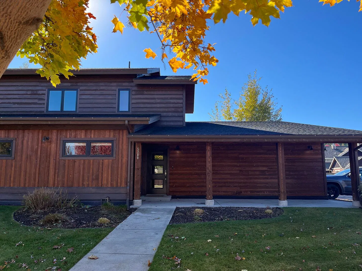 3 Bedroom Unfurnished Whitefish Townhouse — Photo 1