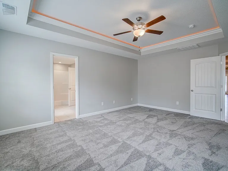 732 Shelburne Ln — Photo 26