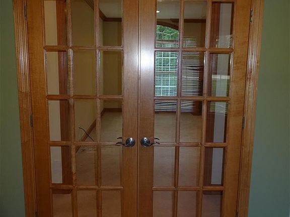 3rd image of 4670 Lake Forest Trl
