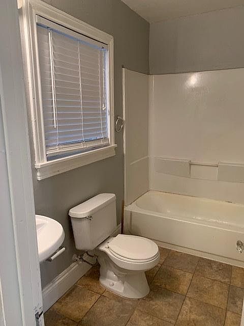 1st image of 724 E Grayson St #3