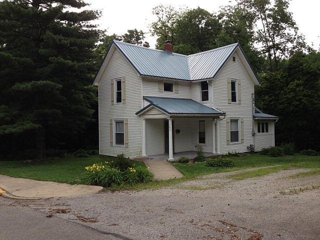 2nd image of 702 E Monroe St