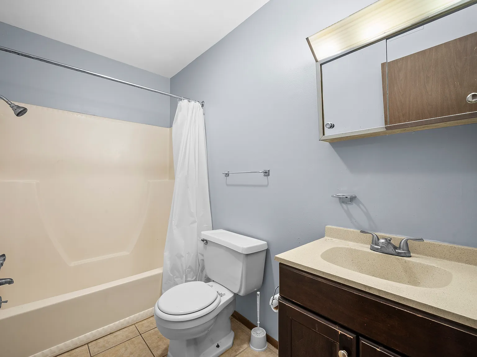 1265 Kinyon St. Apt 24, South Bend — Photo 2