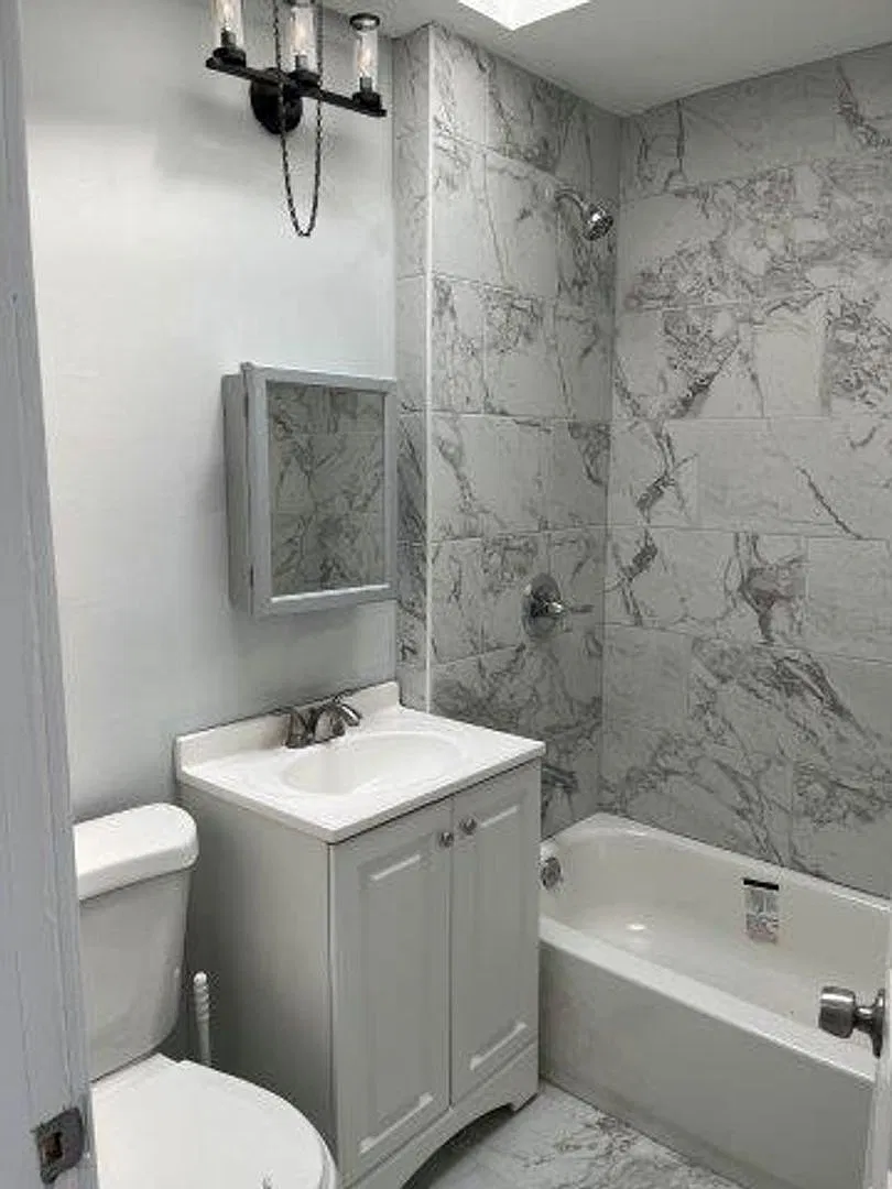 Stunning Renovated, & great location — Photo 2