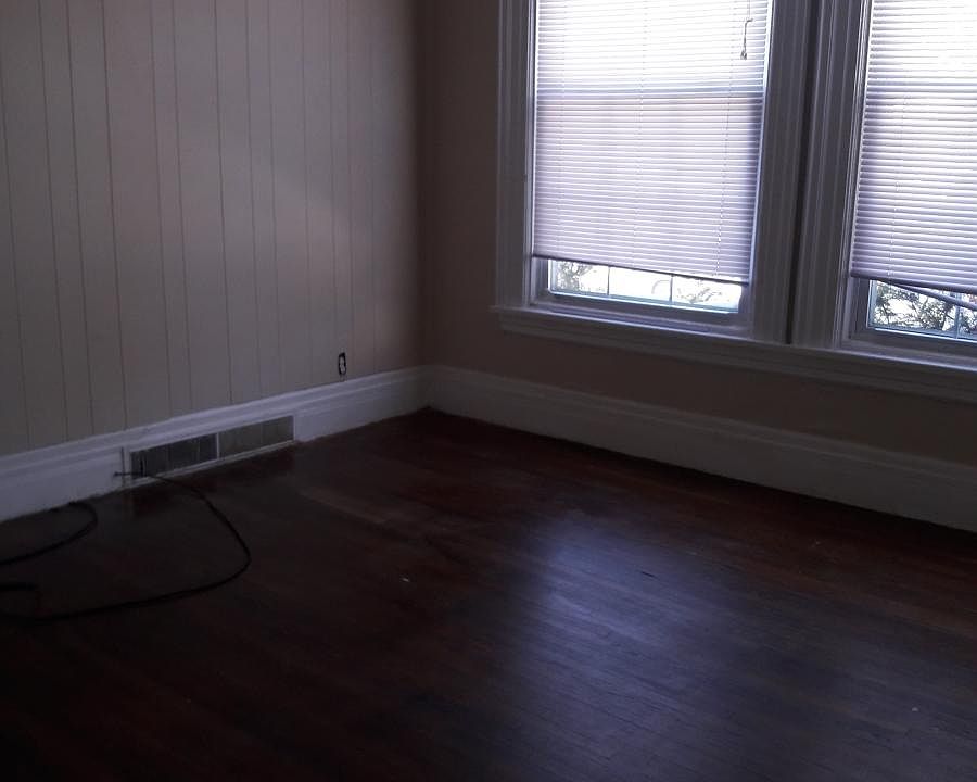 2nd image of 419 Norwood Ave APT 1