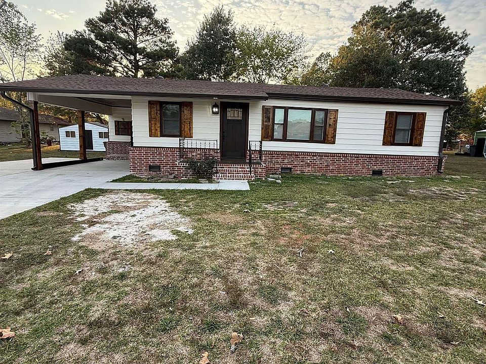 1st image of 608 S Rockingchair Rd