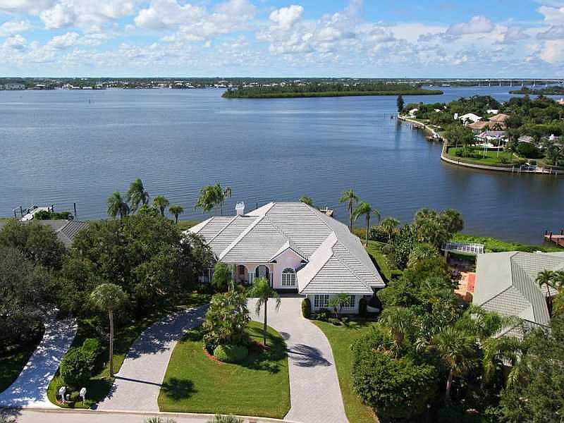 1st image of 641 Lake Dr