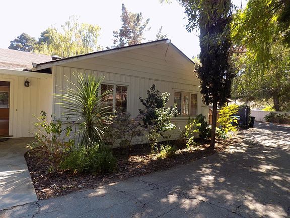 2nd image of 1 Gresham Ln