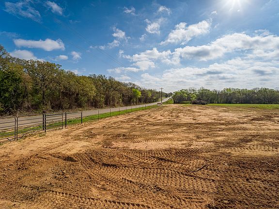 3rd image of 1001/ACRE S Preskitt Rd