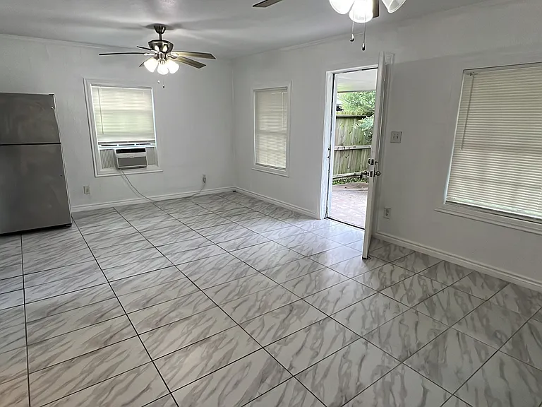 5504 Jensen Dr #5 — Photo 4