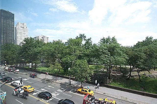160 Central Park S #407 photo 1