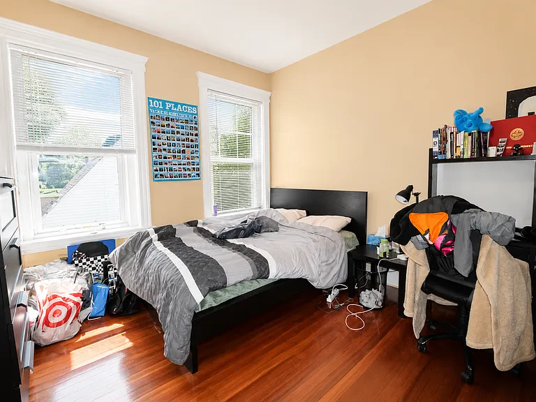 10 Strathmore Rd #1 — Photo 9