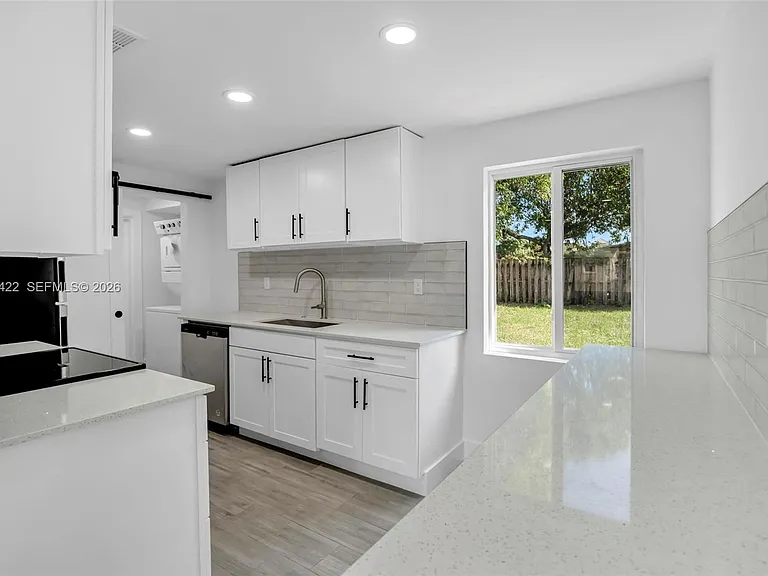 311 NW 12th Ave — Photo 7