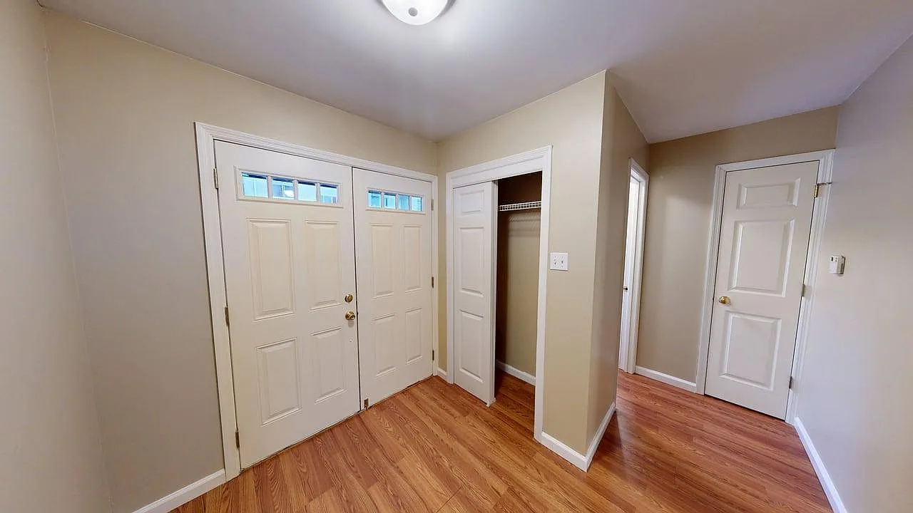 2 bed, 1.5 bath, 1490 sqft, $1,595 — Photo 2