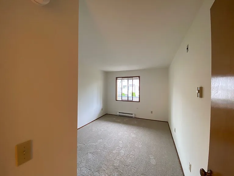 Shorecrest Apartments — Photo 31