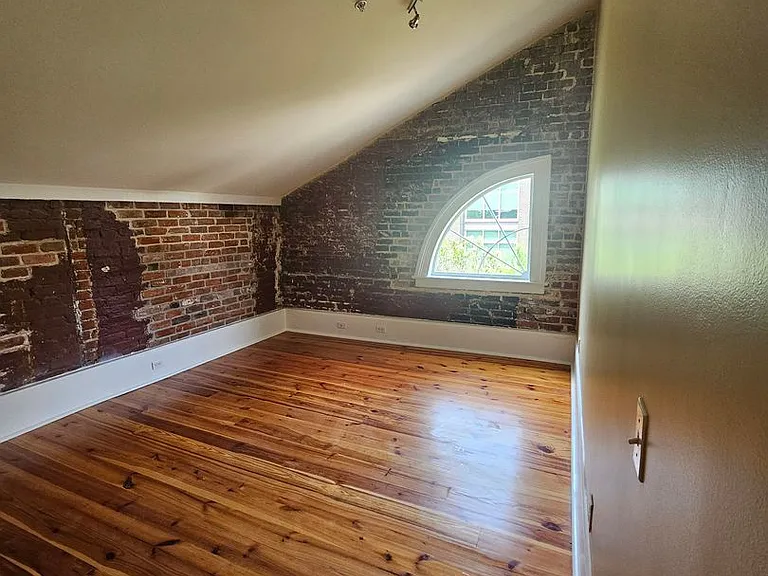 802 Saint Charles Ave — Photo 1