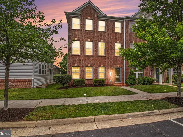 9967 Leander Ln, Manassas, VA 20110