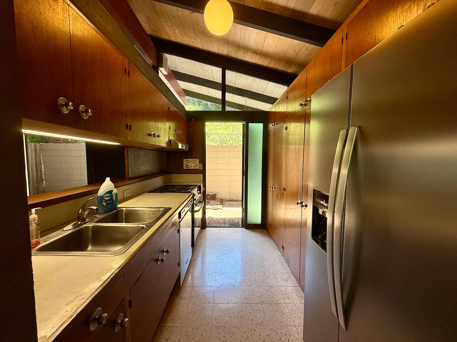 4 bed, 1223 sqft, $4,500 — Photo 3