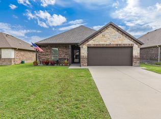 8822 Kiowa Dr, Greenville, TX 75402