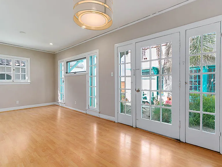617 S Columbus Ave #1 — Photo 3