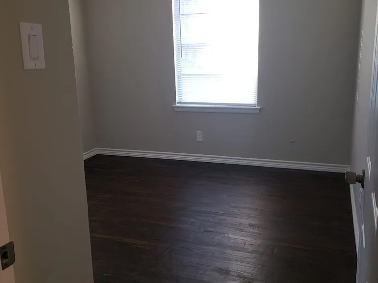 2519 Gross Rd — Photo 8