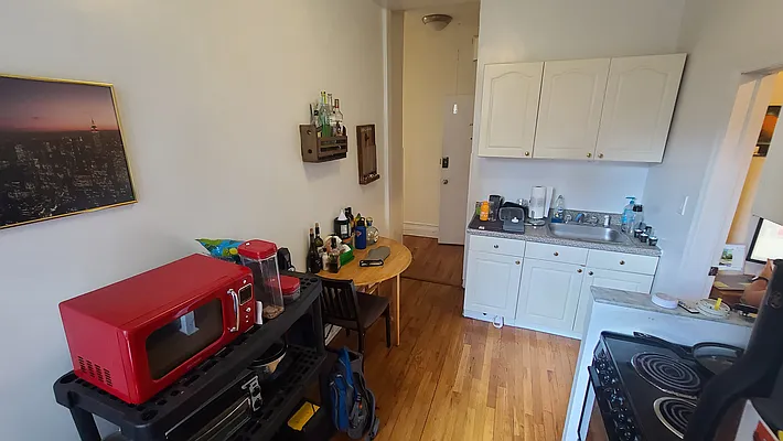 Rented by Aryeh Realty | media 17