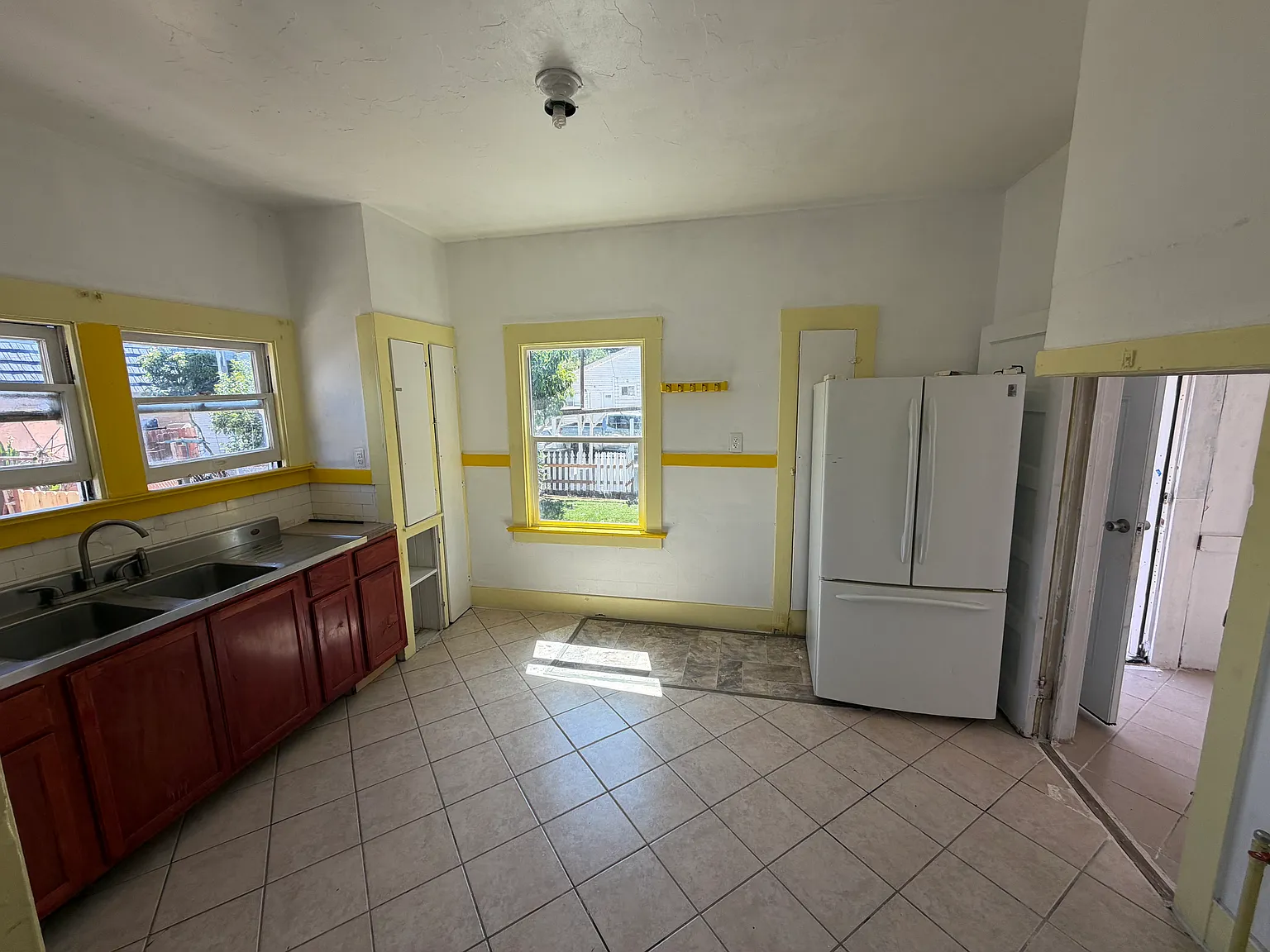 2 bed, 1078 sqft, $1,800 — Photo 3