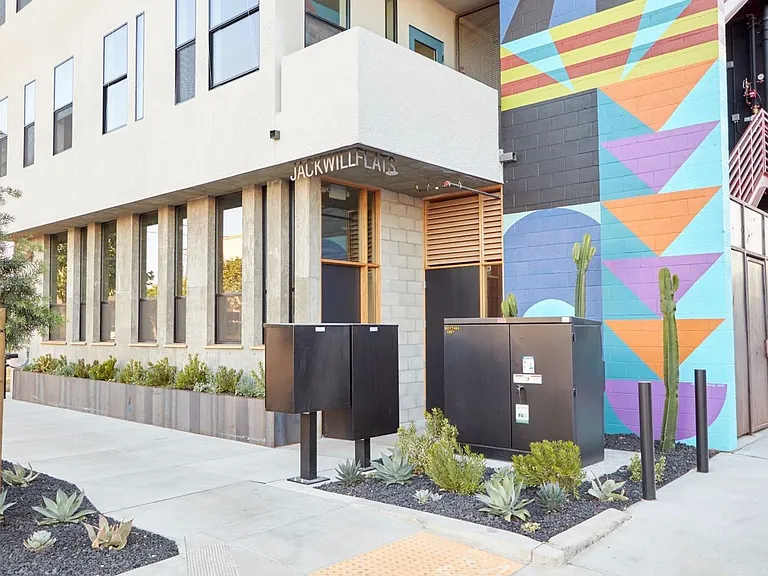Jackwill Flats — Photo 11