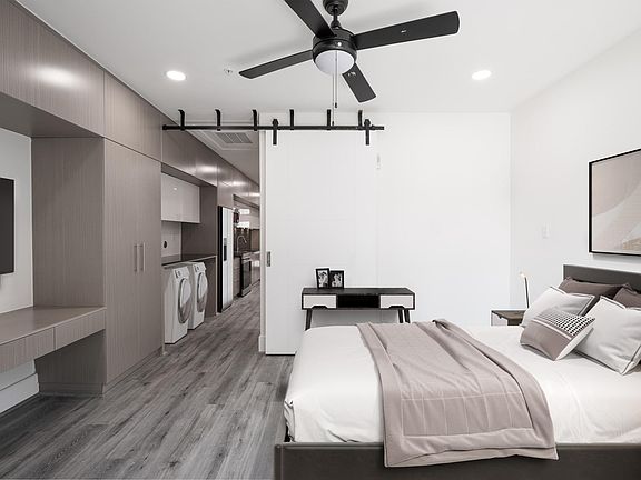 2nd image of 1846 Richmond Ave #17