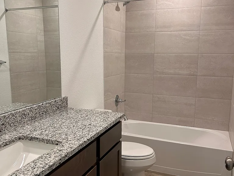 1219 Concord Dr #B — Photo 3