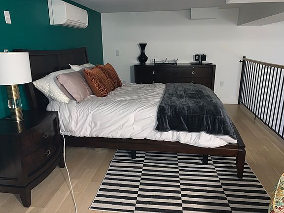 3rd image of 25 Bruckner Blvd APT 2L