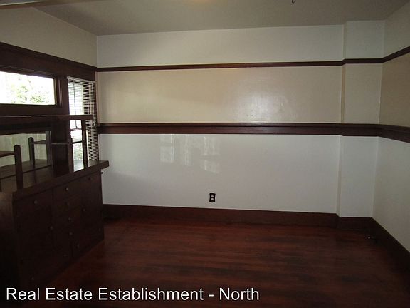 3rd image of 134 E Almond Ave