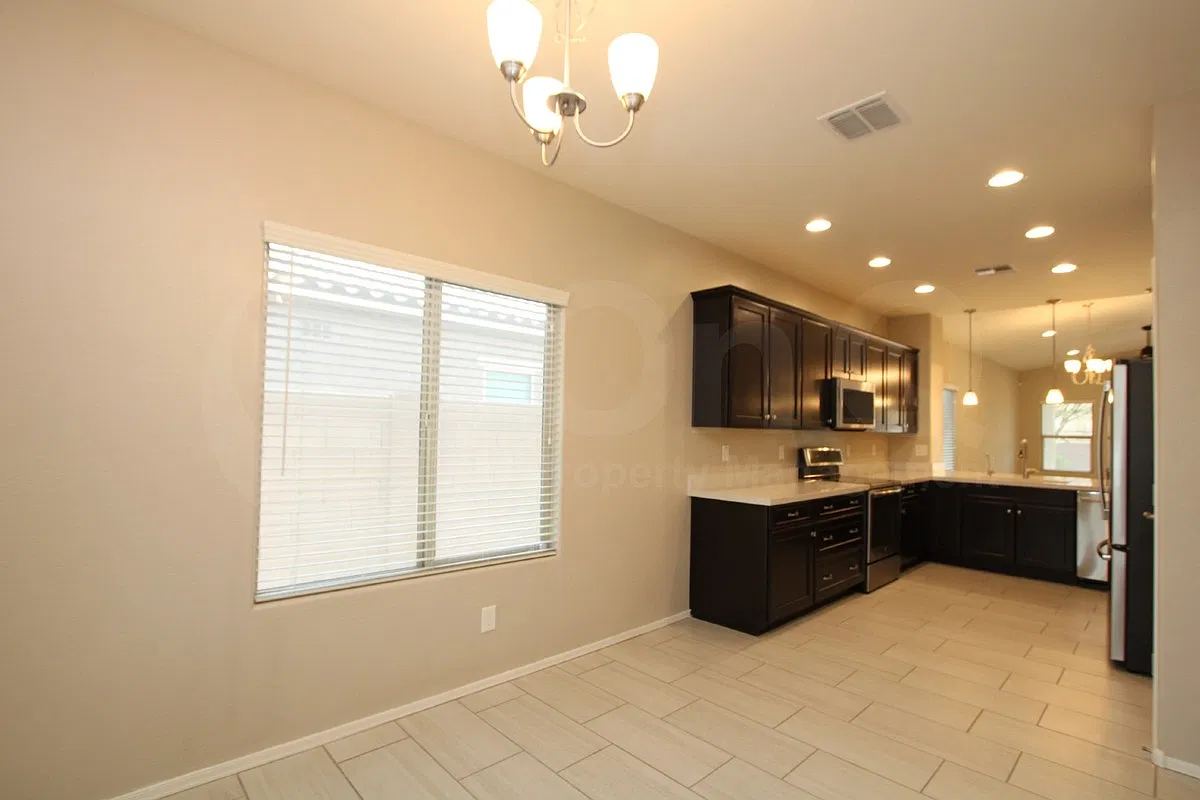 3 bed, 2.0 bath, 1759 sqft, $2,495 — Photo 3