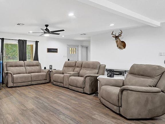 4th image of 2630 Centurian Cir