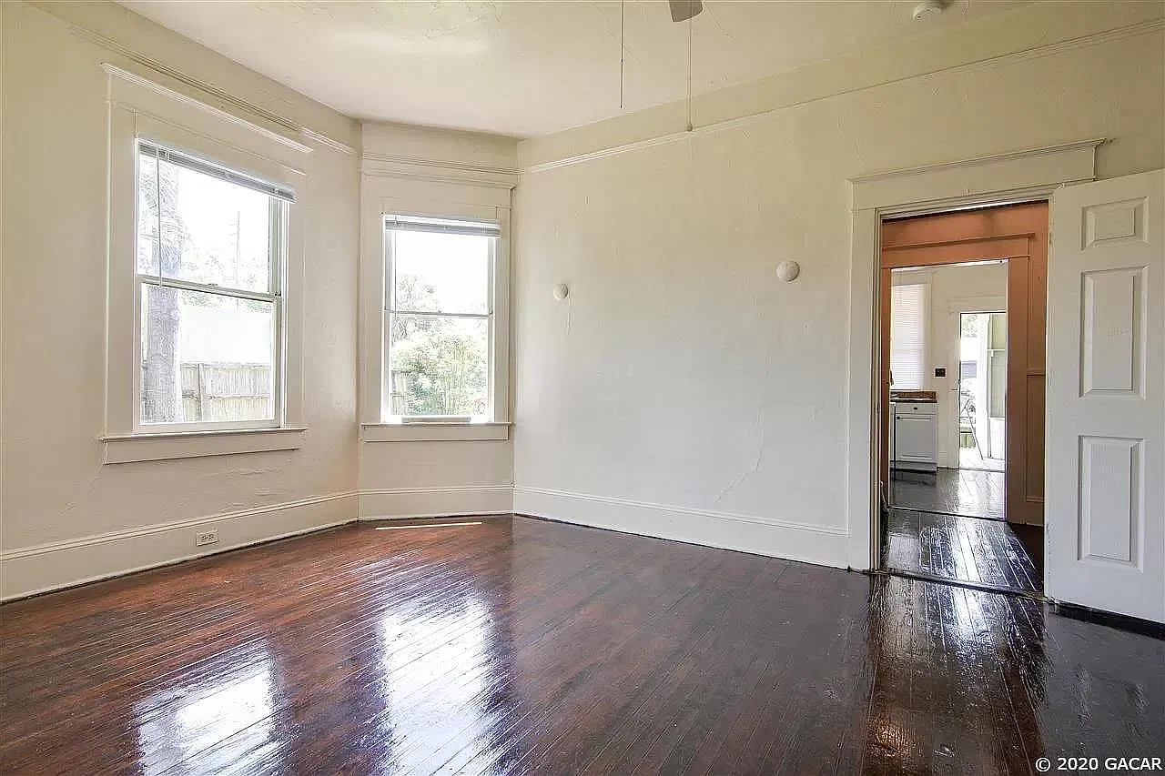 8 bed, 3800 sqft, $8,088 — Photo 2