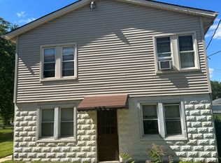 382 Riverbank St APT 2, Wyandotte, MI 48192