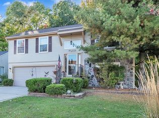 1645 Dartmoor Dr, Howell, MI 48843