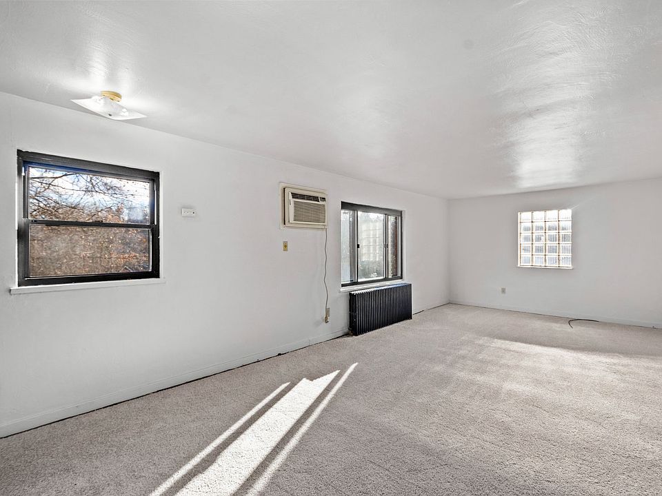 1st image of 21-62 Melvin Ct #D