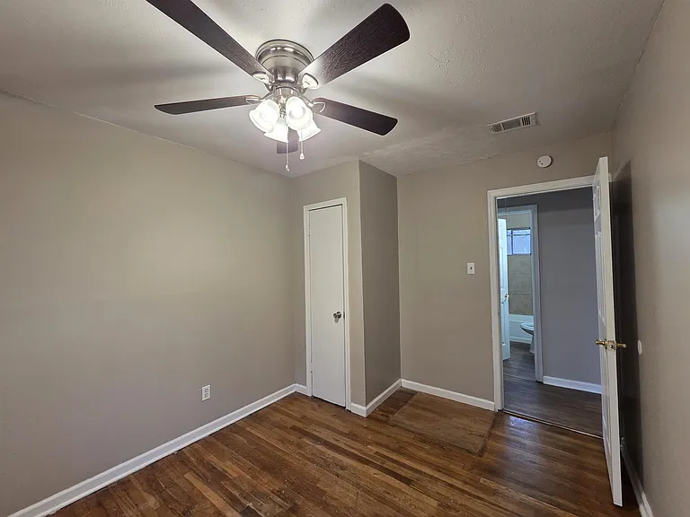 4535 Beacon Hill Dr — Photo 11