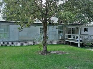 2040 Lakeview Dr, Baytown, TX 77520