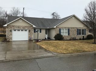 1091 Maple Ridge Ave, Maysville, KY 41056