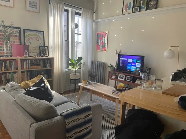525 4th Street image 1 of 9