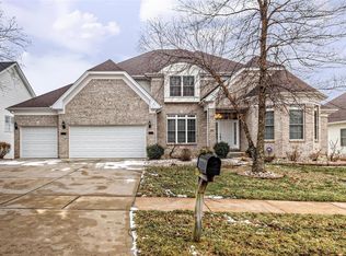 734 Castle Tower Dr, Ballwin, MO 63021