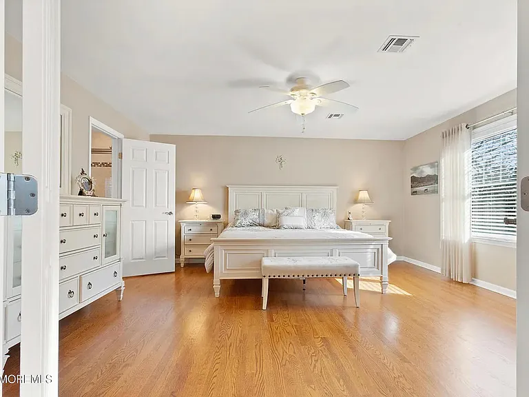 15 S Jackson Ave — Photo 14
