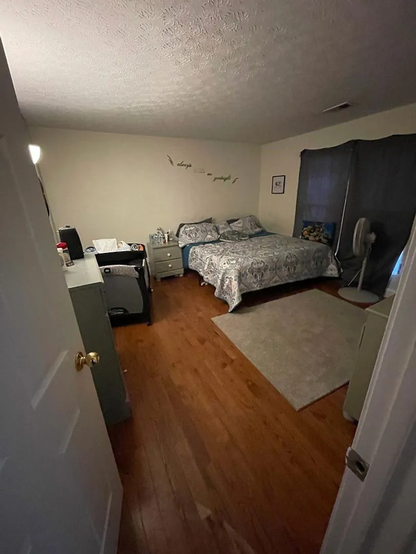 Cozy 2 bed unit available! — Photo 4